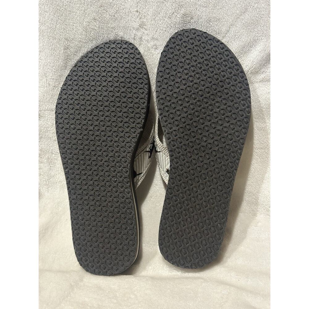 L.L BEAN Women's Sz 7M Chocolate Lab Dog on Beige Braid Cushioned Thong Sandals - Picture 7 of 7